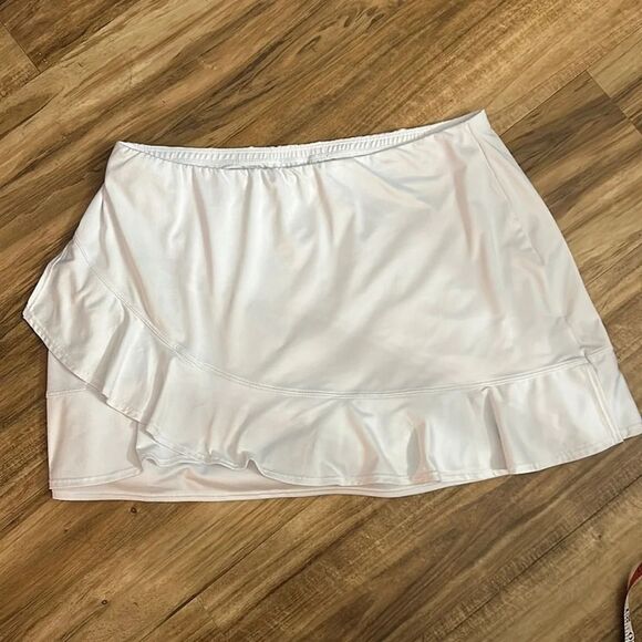 Tail Karlee 13.5” White Flounce Tennis Skort‎ Size Large - Picture 1 of 5